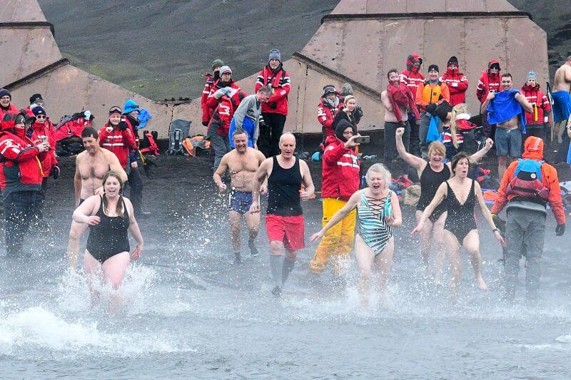 Antarctica Polar Plunge participants
