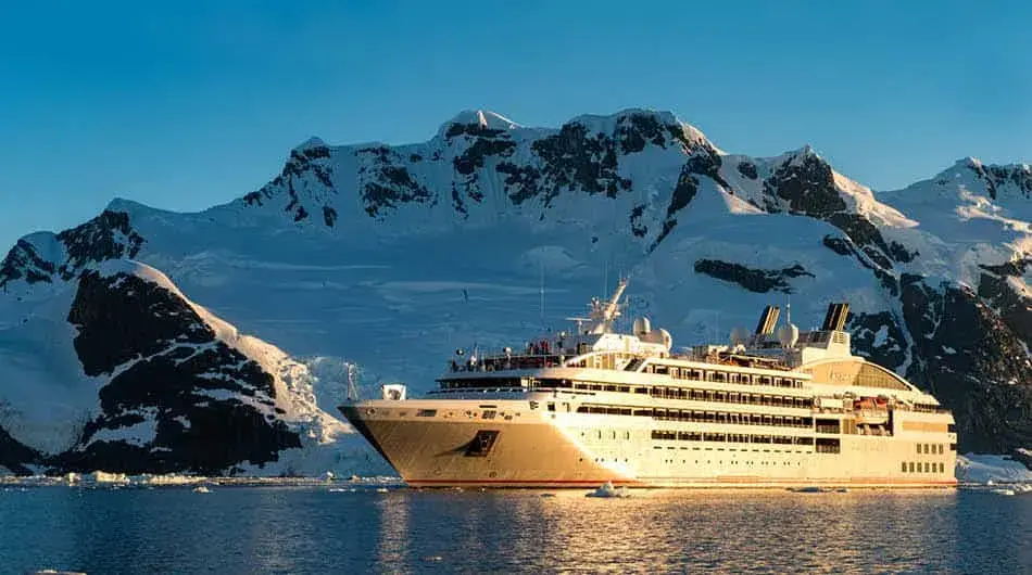 Le Lyrial Exterior
