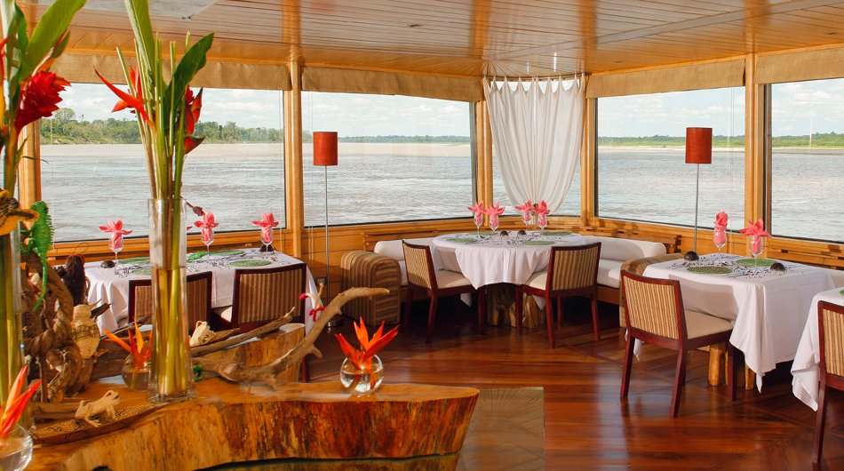 Delfin-II-dining-room