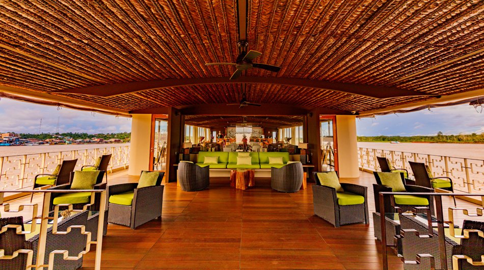 Delfin-III-exterior-lounge