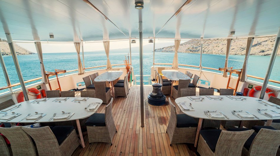 Evolution Galapagos Cruise Ship - Al Fresco Dining
