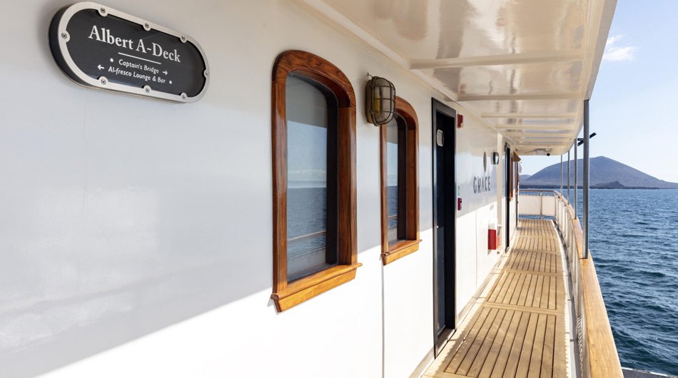 Grace Yacht, Galapagos Islands - Corridor