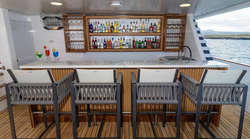 Galapagos Angel Galapagos Cruise - Bar 