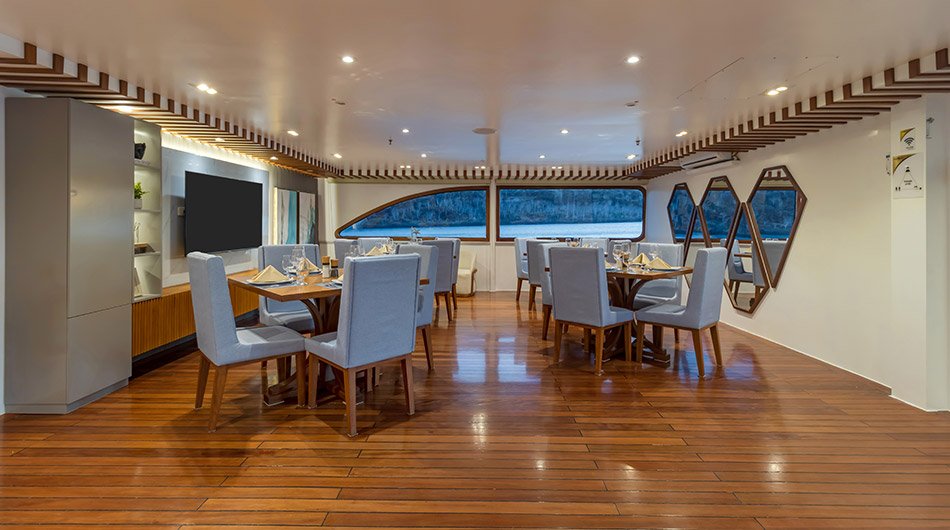 Ocean Spray Galapagos Cruise Ship - Dining