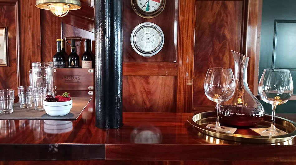 M/S Balto - bar on yacht 