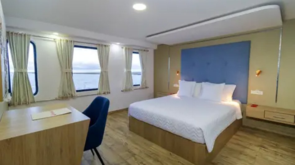 Grand Queen Beatriz Galapagos Cruise - Lower Double Cabin 