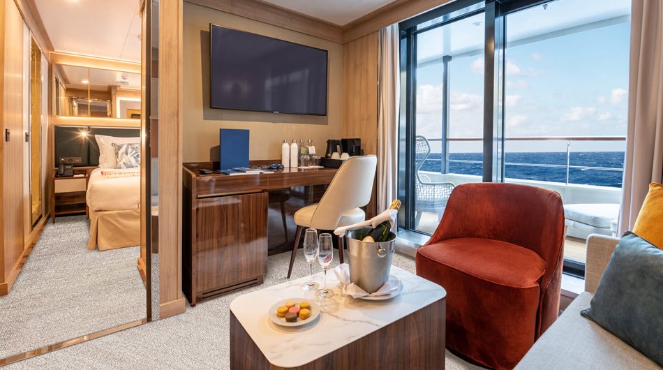 World Voyager superior suite