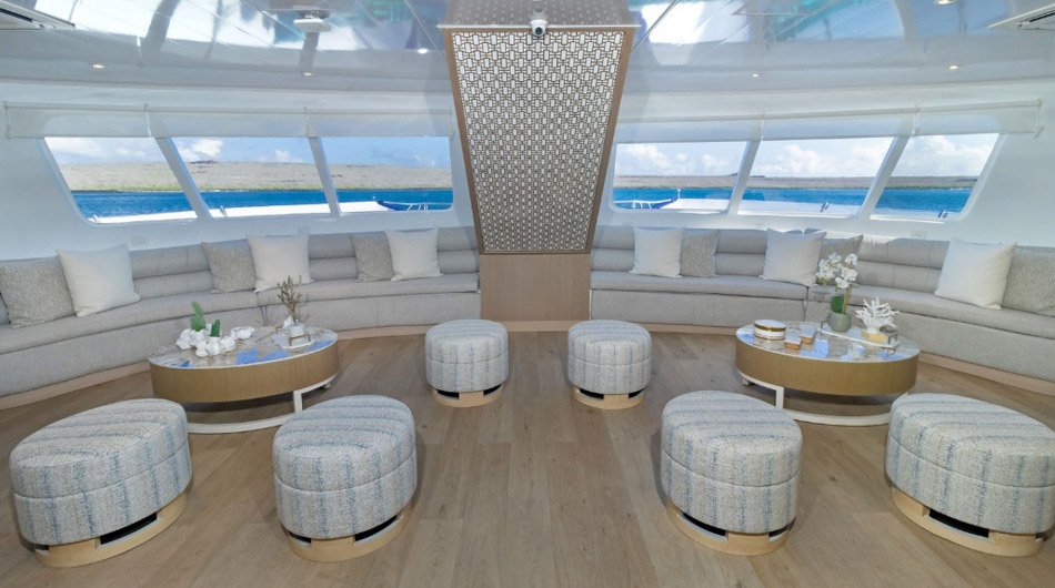 Endemic Galapagos - Breifing Area