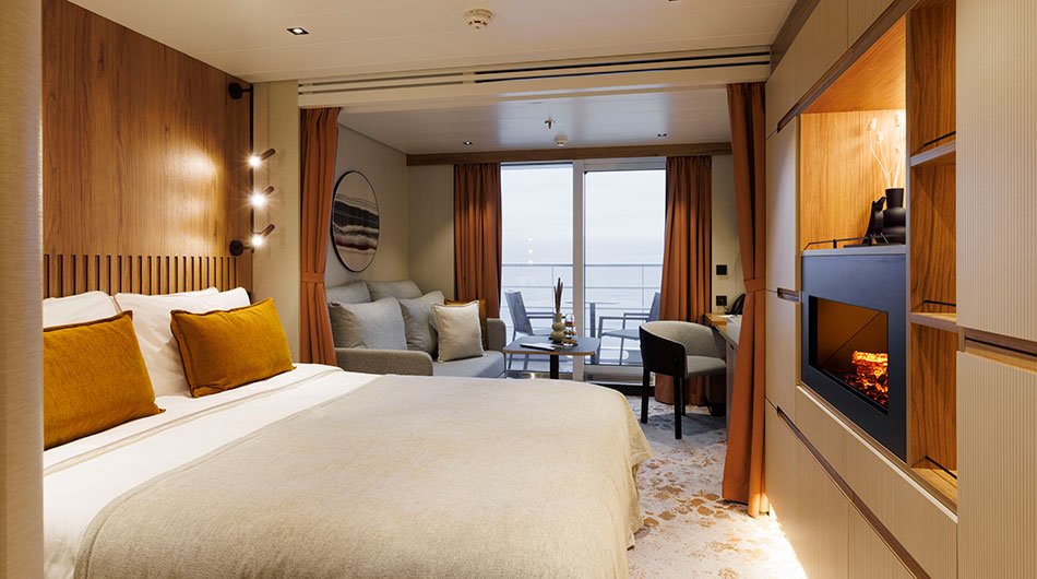 SH Vega Suite Stateroom Bed