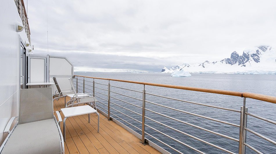 category-9-owners-suite-4-exploreis-one[1]