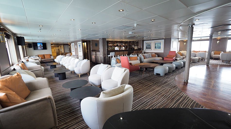 main-lounge-exploris-one[1]