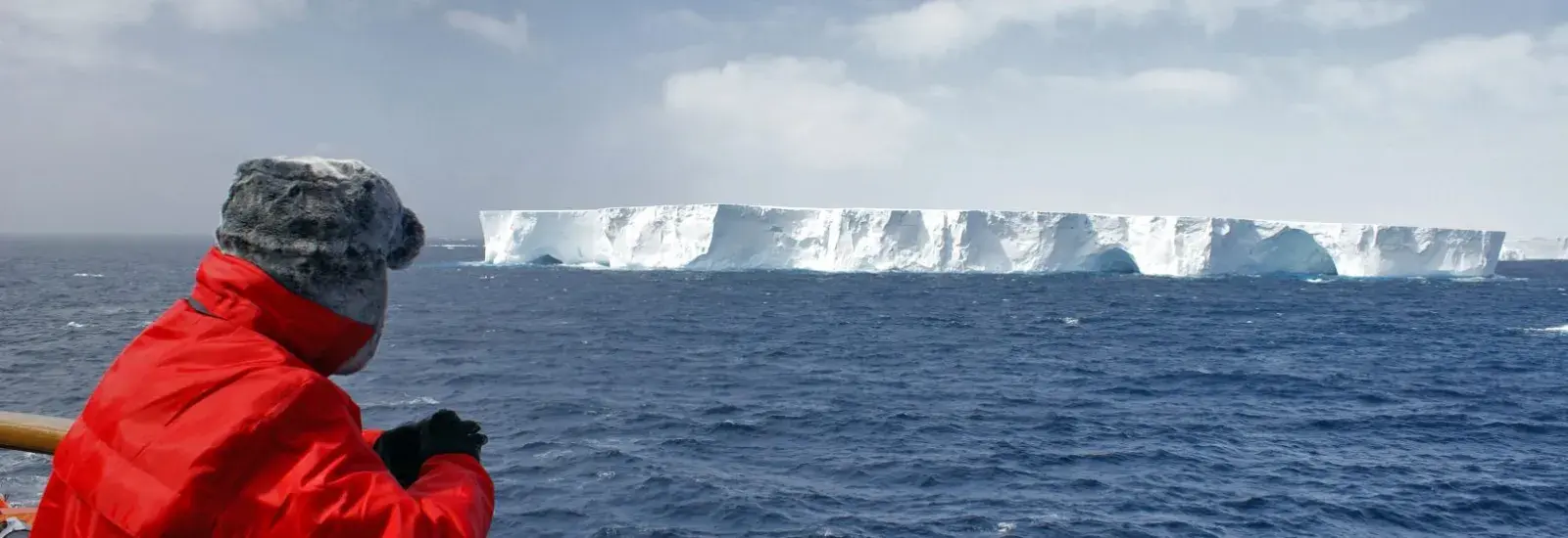Antarctica_Scenery_Iceberg_PAX-1613x1080.jpg