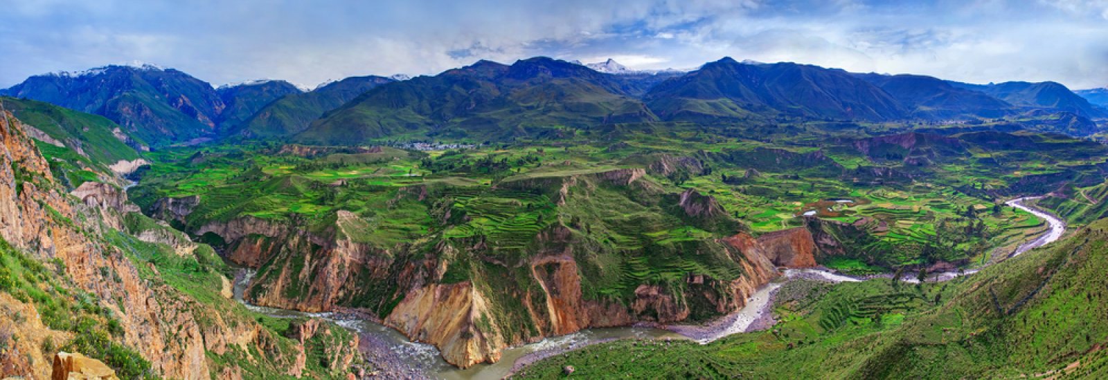 Colca_Canyon_shutterstock_277354508