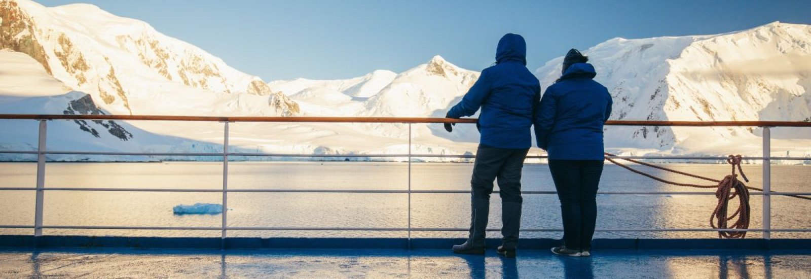 Intrepid%20Travel-Peregrine%20Adventures-Antarctica_HR_997A8375_1