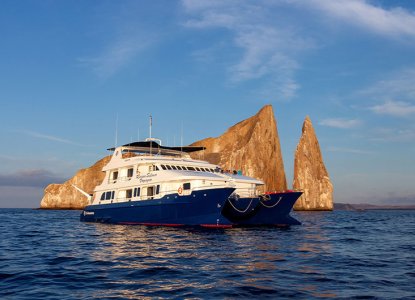 Reina Silvia Voyager