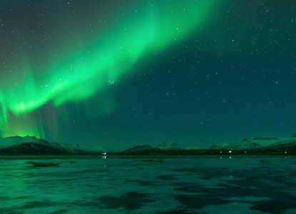 Aurora-borealis_Northern-Lights_Baffin-Island_Nunavut_CA-HERO_1